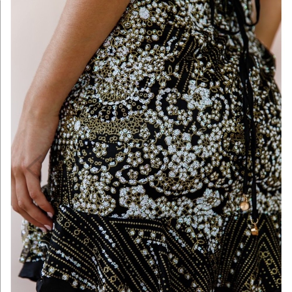 Dress - Picture 3 of 3